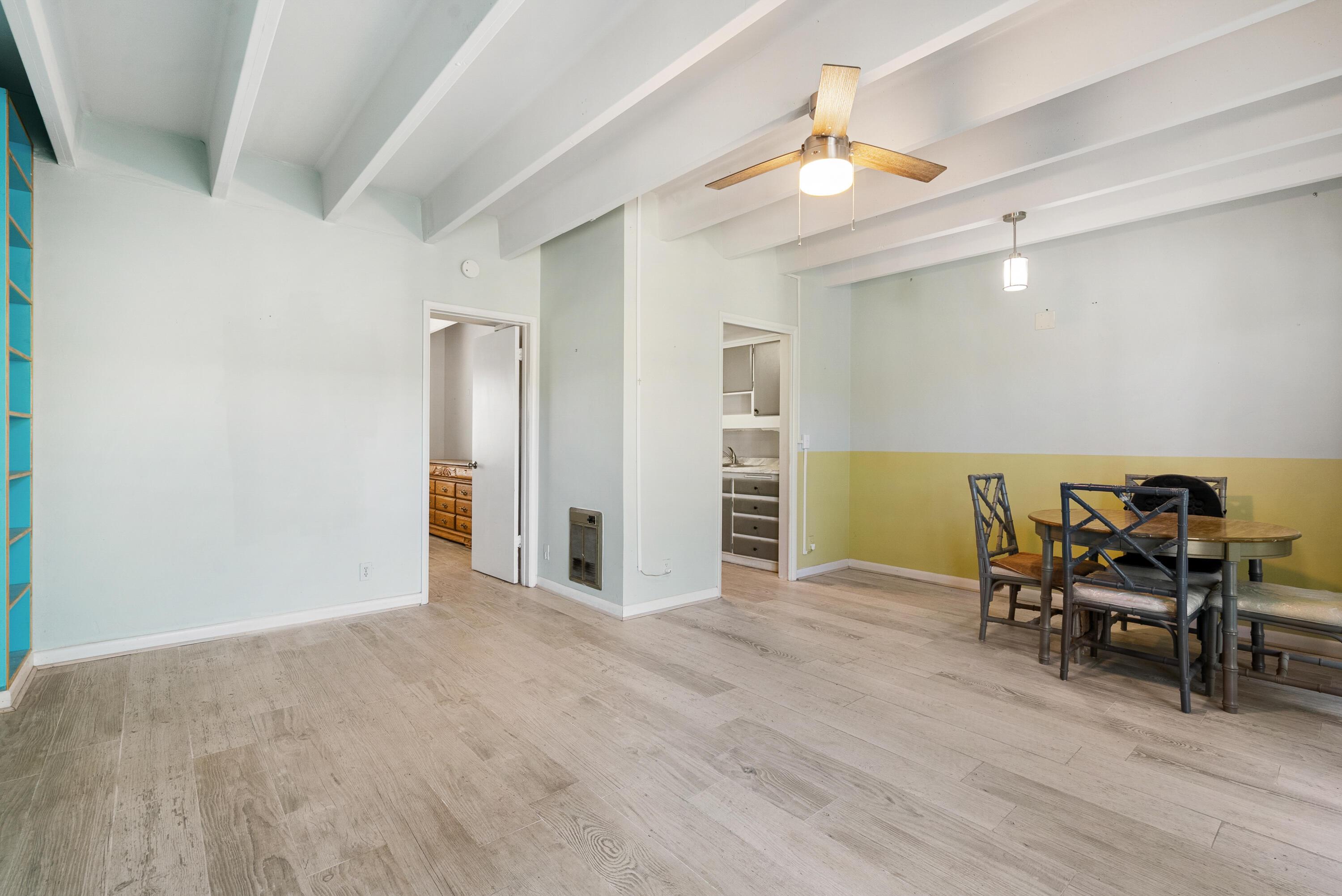 Image 4: living room