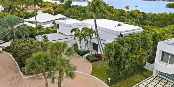19 Sloans Curve Drive