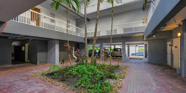 Image 3: Exterior