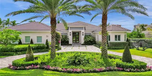 51 Cayuga Rd
