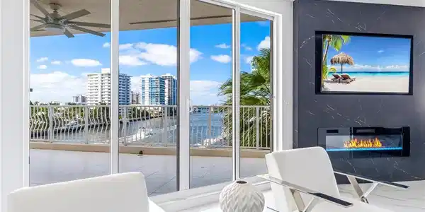 615 Bayshore Dr