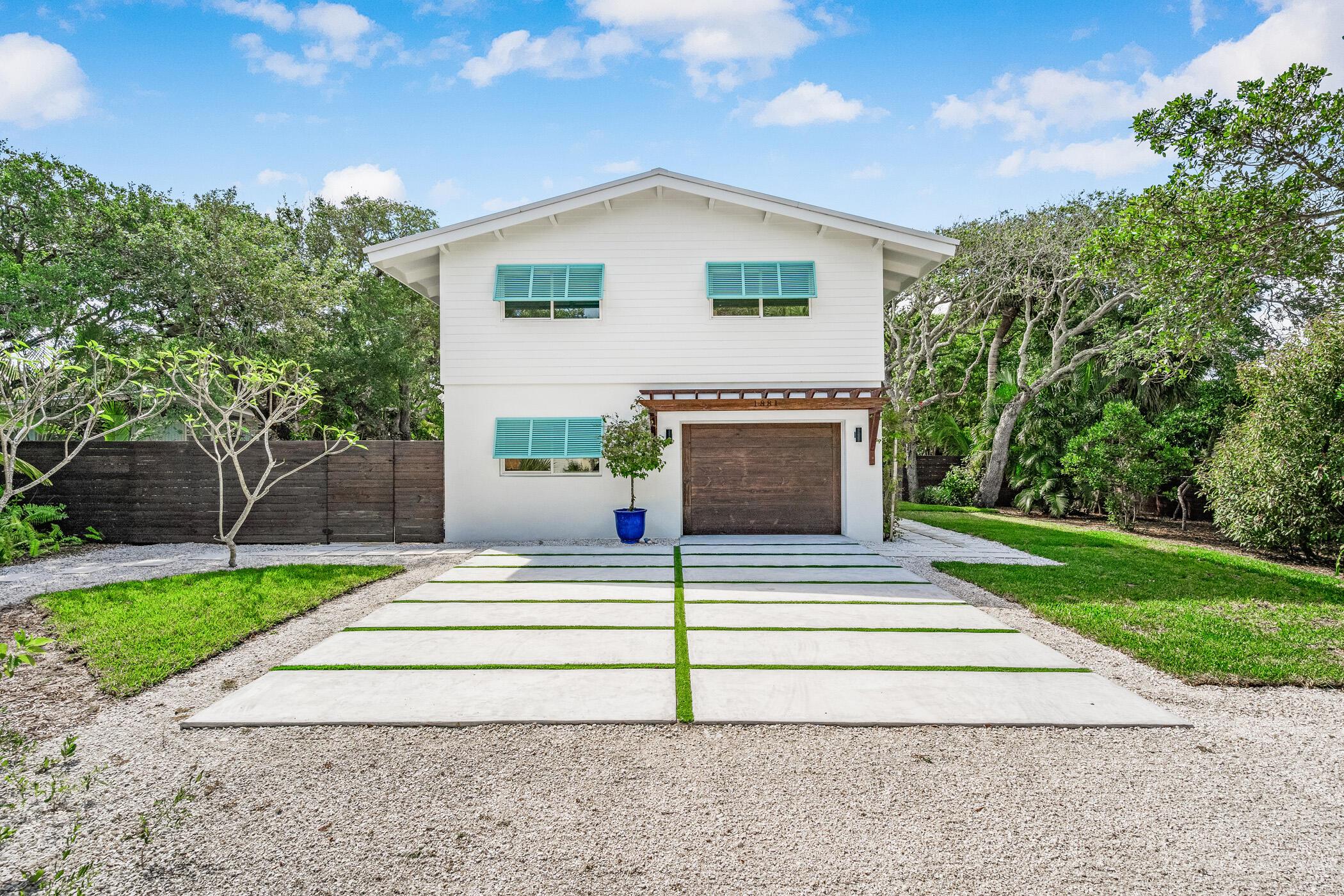 Image 2: 2