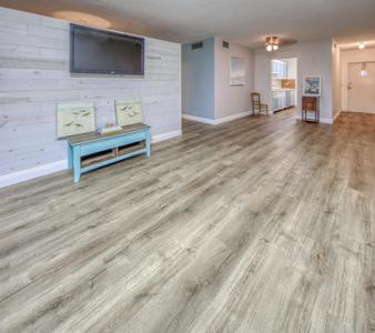 1 S Lakeside Drive