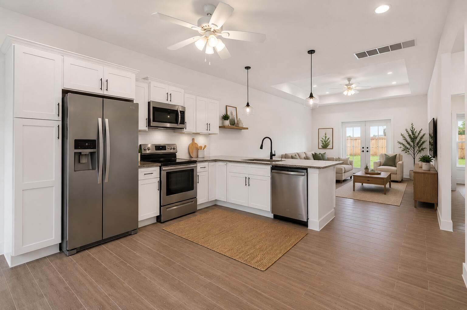 Image 4: Kitchen