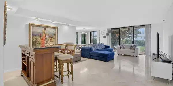 Image 2: Living Area