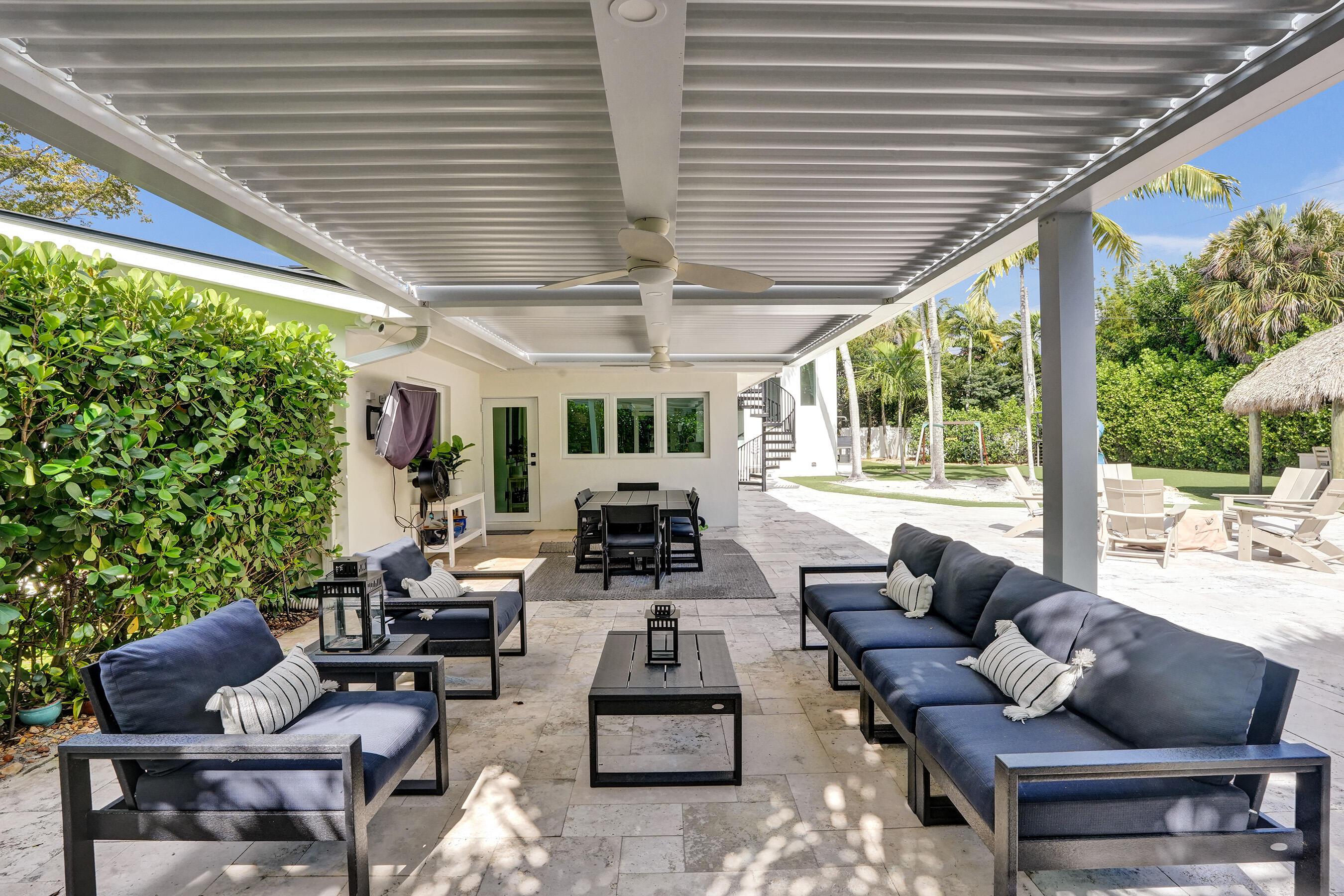 Image 4: PATIO