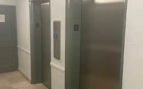Image 3: Elevator