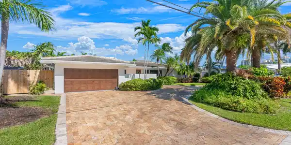 2813 NE 29th Street
