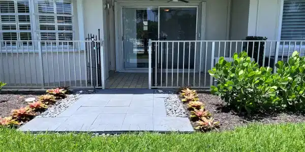 1445 SE 15 CT