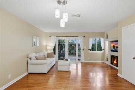 705 NE 1st Street