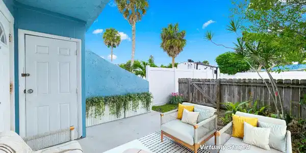 902 Shorewinds Drive