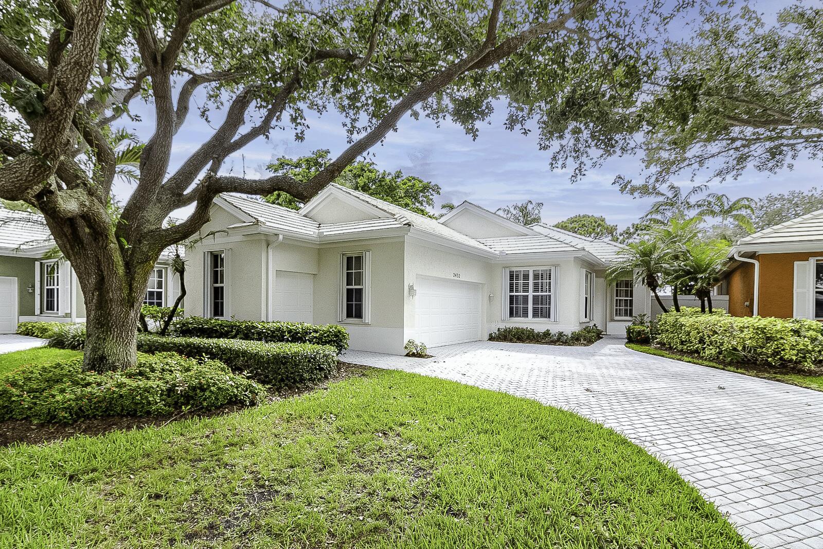 Image 1: Country Club Living