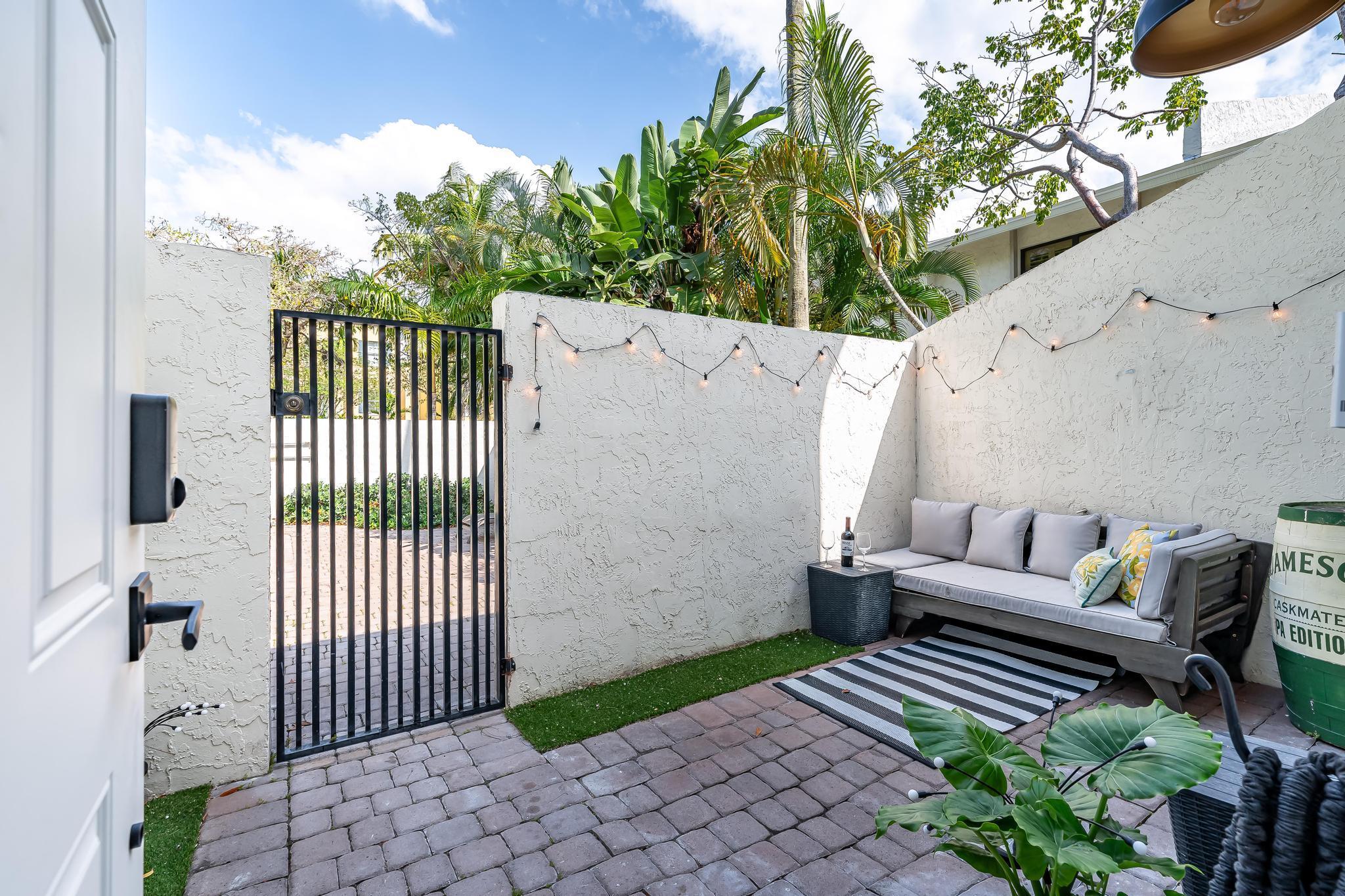 Image 4: Front Patio