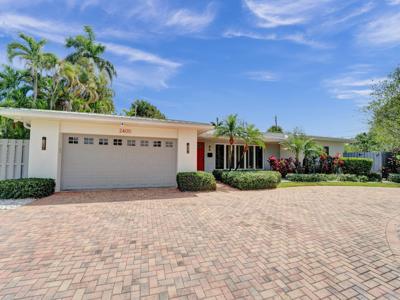 2400 NE 26th Ter