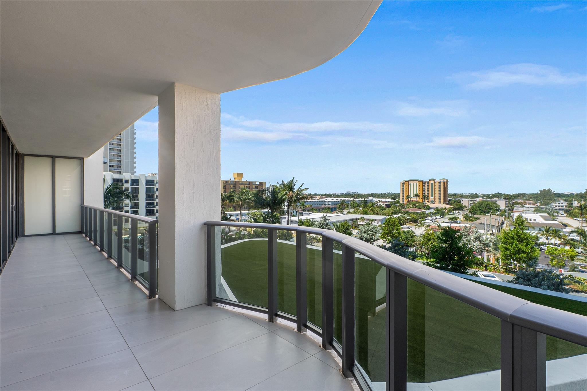 Image 4: West Side Terrace & Views