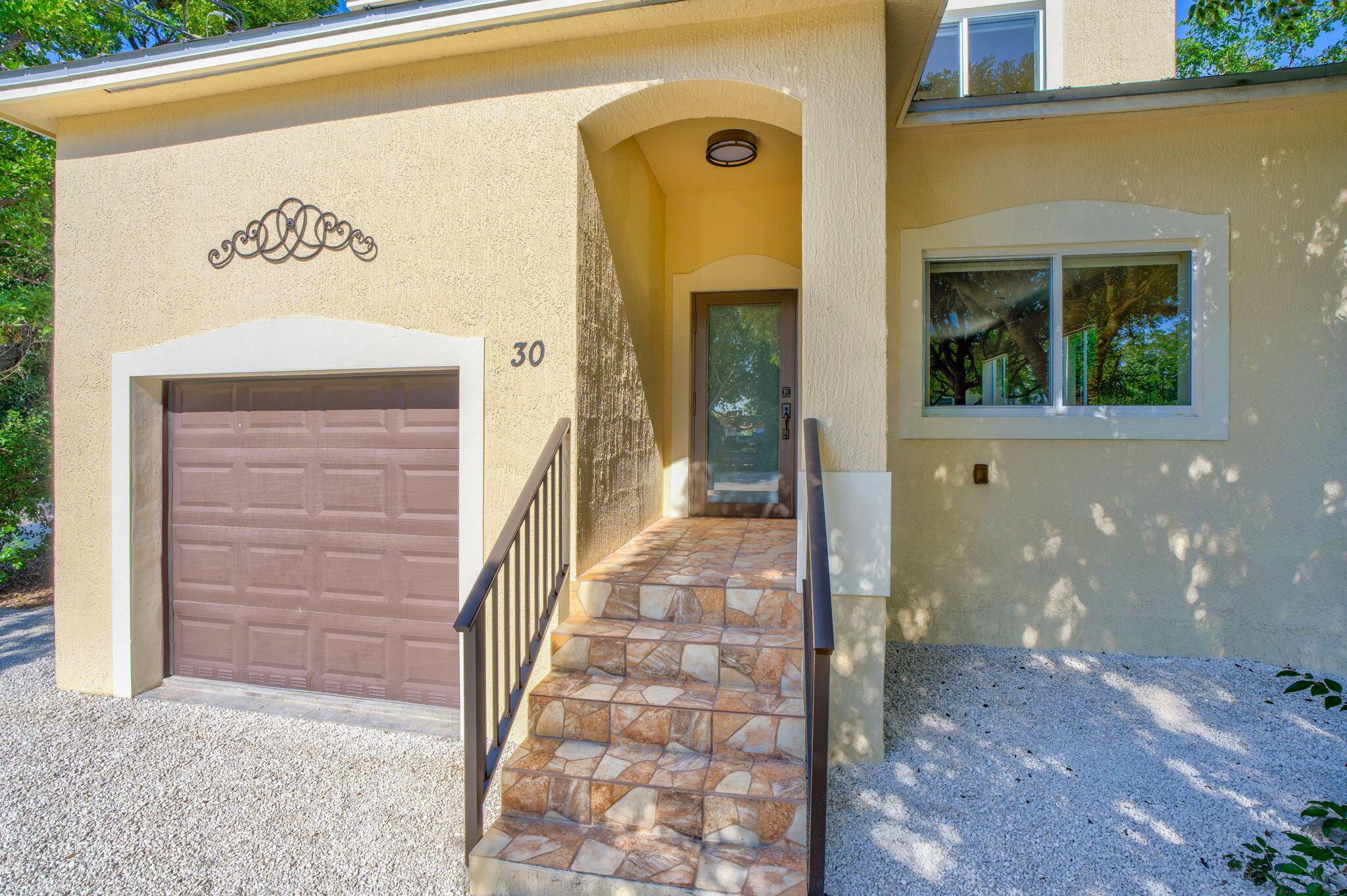 Image 4: 30 Seagate Blvd.
