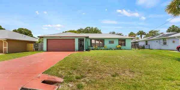 Image 2: Front lawn