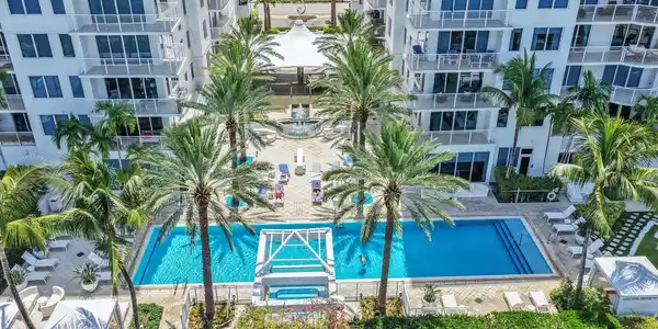 Image 2: 40_Aerial_11_mls
