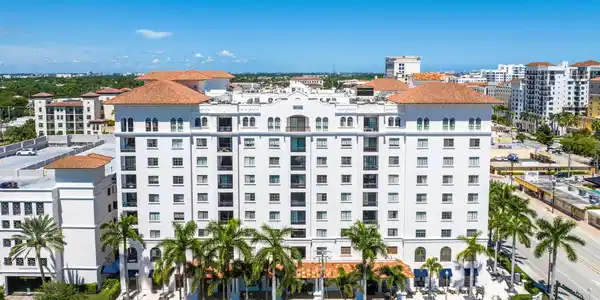 233 S Federal Highway
