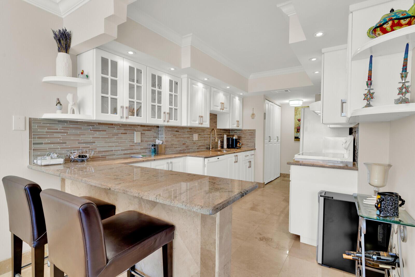 Image 1: kitchen