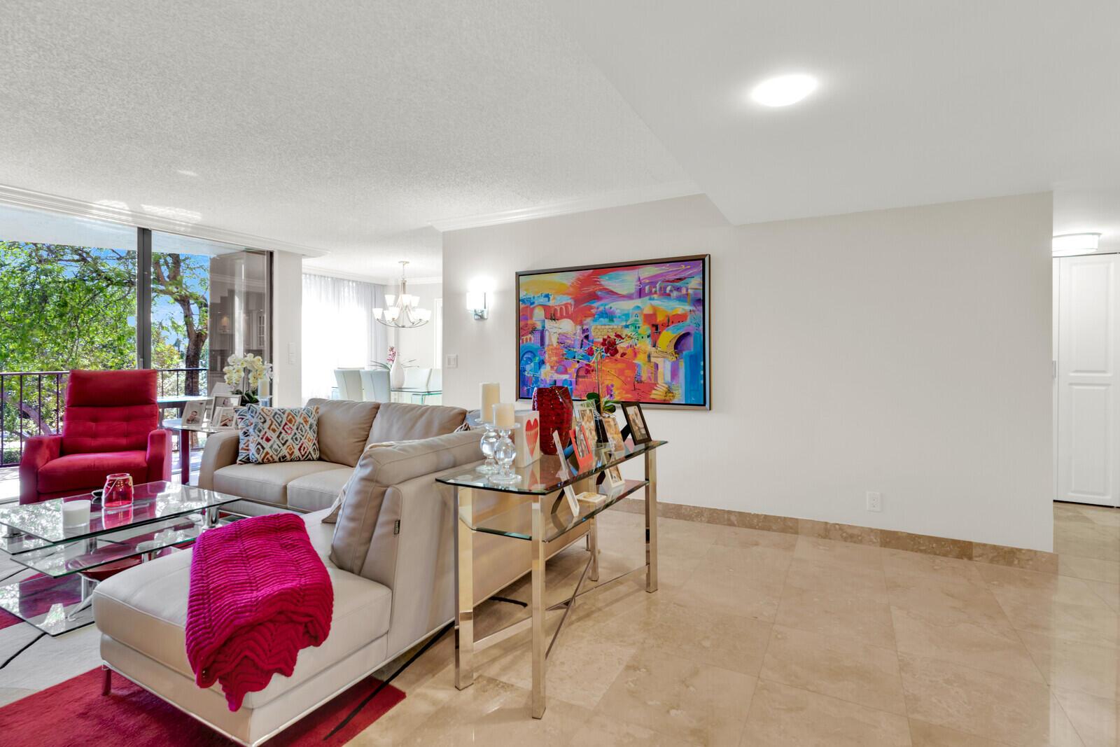 Image 3: 13_Filusstudioscom__700_Jeffery_St__Fina