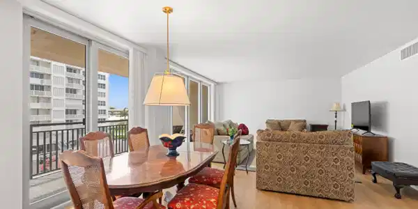Image 4: Dining Room