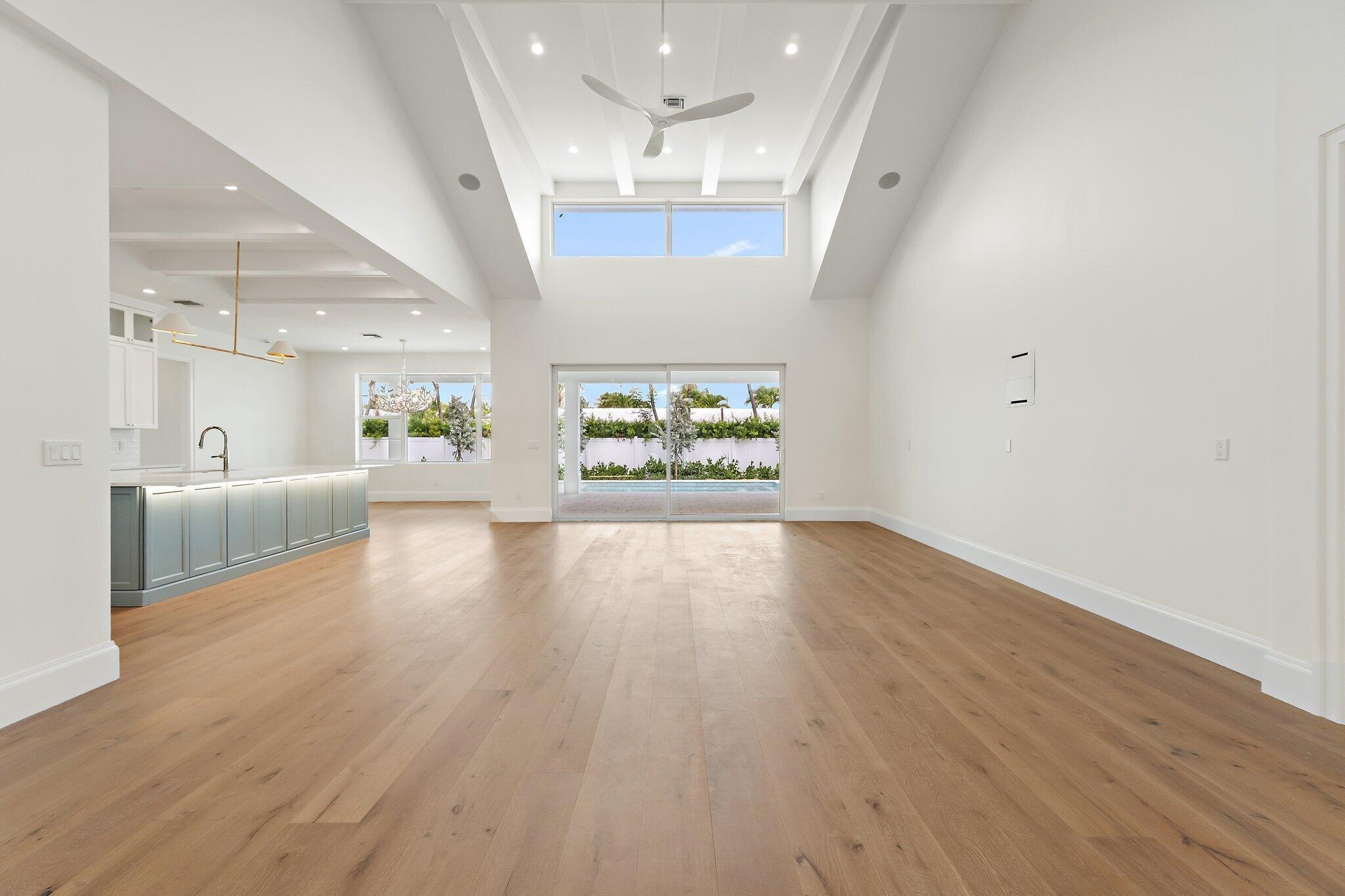 Image 4: Great Room 2
