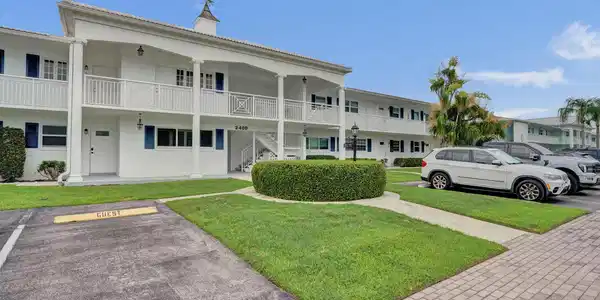 2400 NE 36th Street