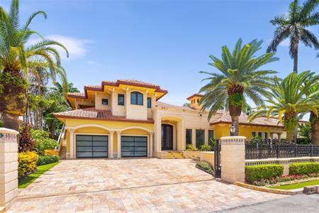 700 Royal Plaza Dr
