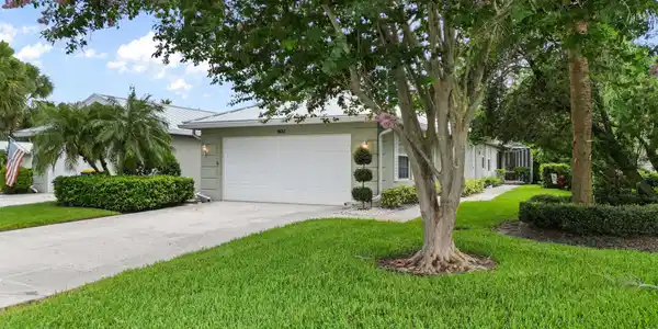 1832 SW Springfield Court
