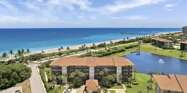 101 S Seas 204 Drive