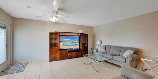 Image 4: Photo 4