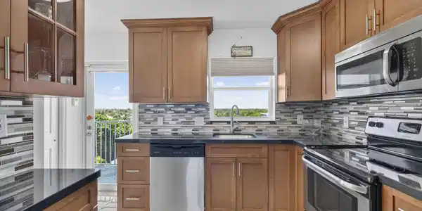 Image 2: KITCHEN
