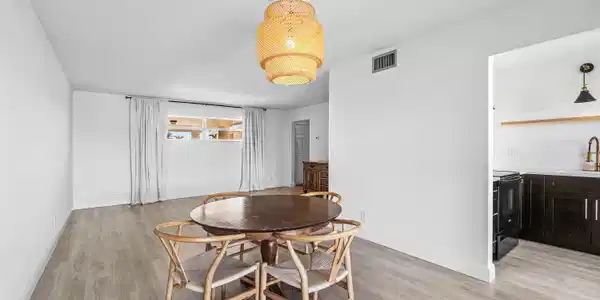 Image 3: Dinining Area Facing Living Area