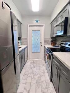2121 NE 42nd Court