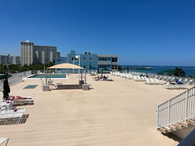 Image 3: pool deck