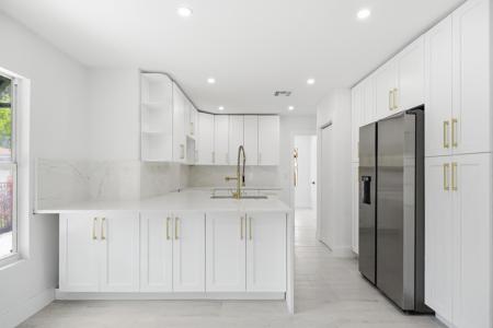 216 NE 23rd Avenue