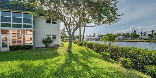 2800 Indian River Boulevard