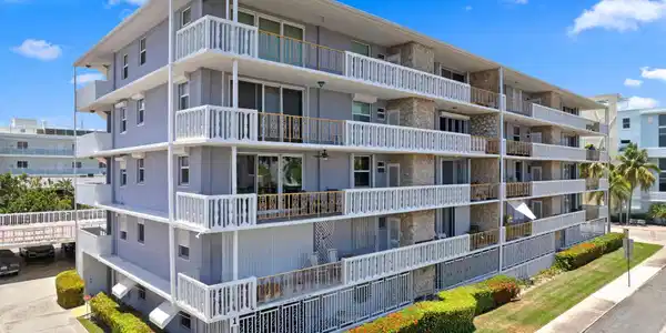 1 S Lakeside Drive