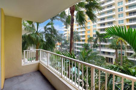 700 E Boynton Beach Boulevard