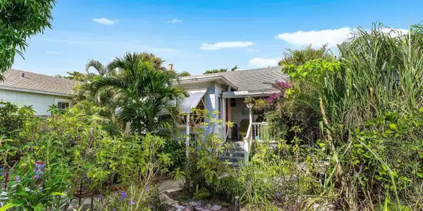Image 3: 003-615NorthLStreet-LakeWorthBeach-FL-33