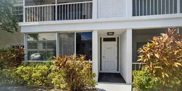 6409 Bay Club Dr
