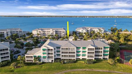 185 NE Edgewater Drive