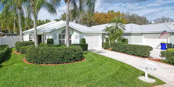 3412 SW Coco Palm Drive