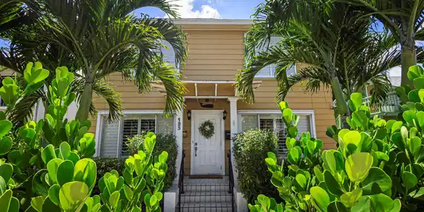 123 S Palmway