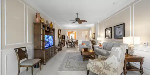 Image 2: Living Room/Dining Room