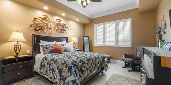 Image 4: Master Bedroom