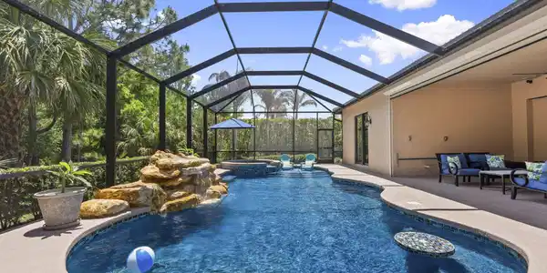 4801 SW Gossamer Circle