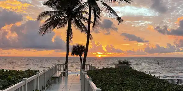 2001 N OCEAN Boulevard