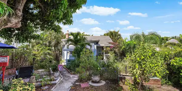 Image 4: 004-615NorthLStreet-LakeWorthBeach-FL-33